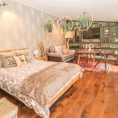 The Cottage The Coach House Рексем Экстерьер фото